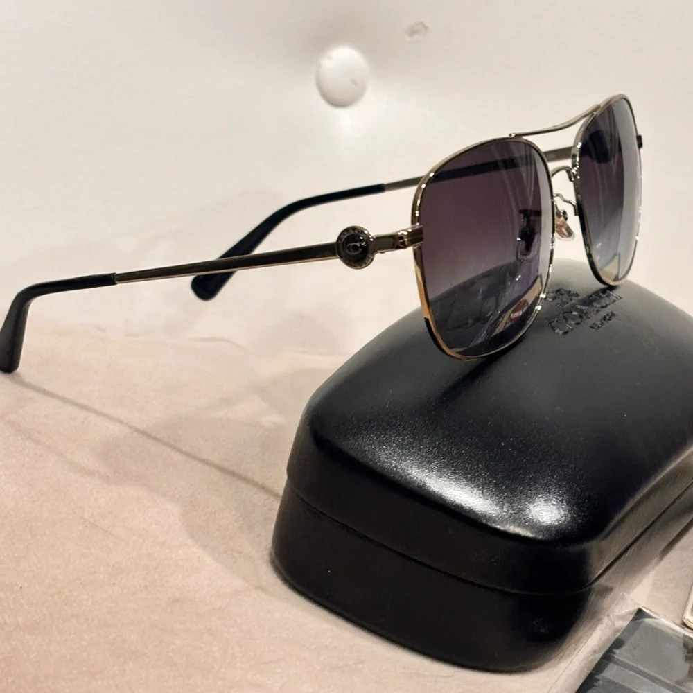 COACH Women’s Aviator Sunglasses Model Number: HC7127 NWT - Picture 6 of 7